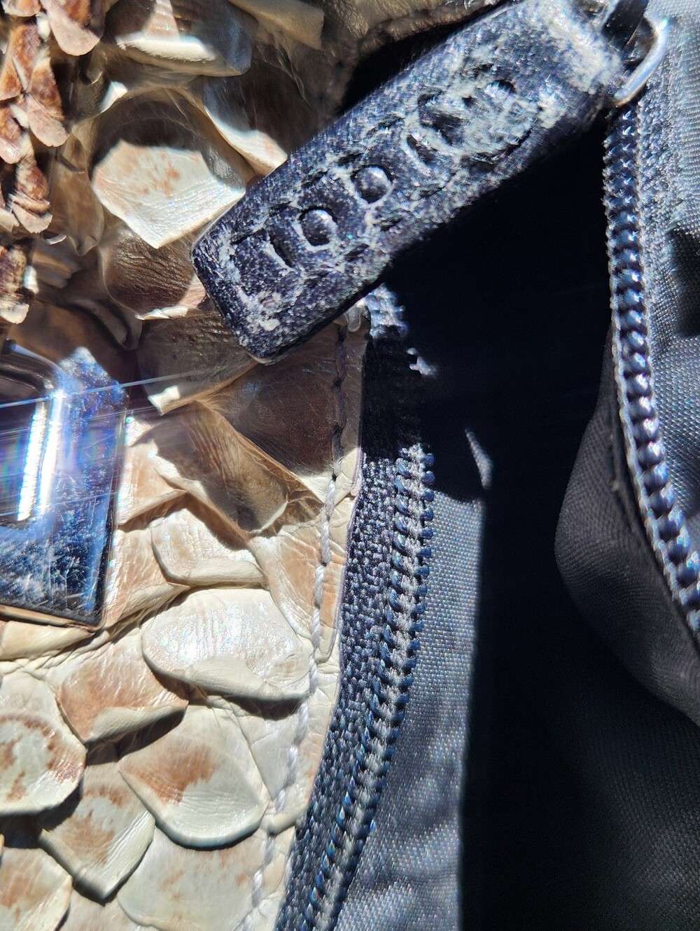 Authentic Gucci Snakeskin Drawstring Shoulder Bag - Picture 5 of 14